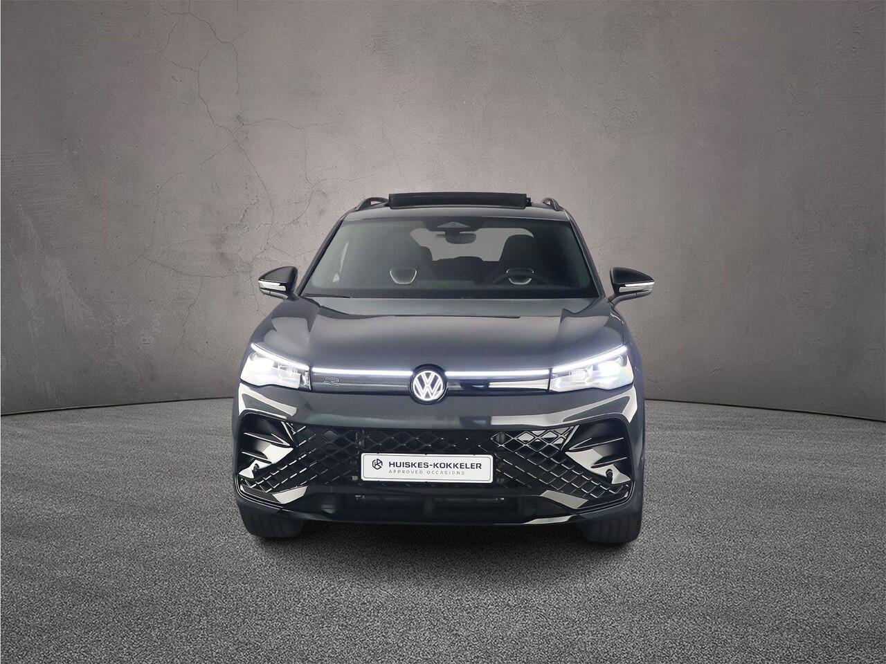 Volkswagen TIGUAN R-Line Edition 1.5 TSI eHybrid 272pk DSG Automaat Trekhaak, Panoramadak, Adaptive cruise control, Black Style, Navigatie, Elektrische achterklep