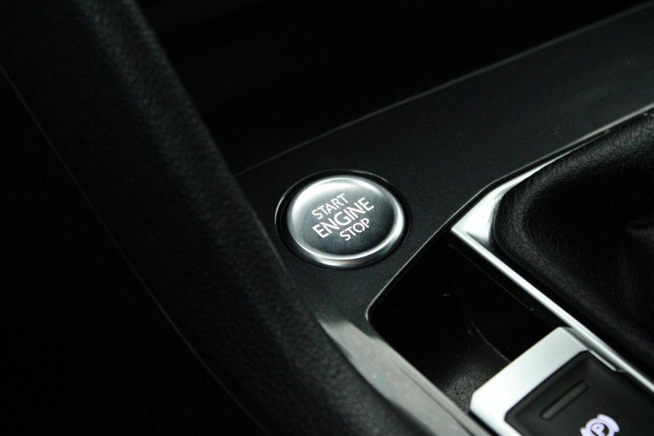 Volkswagen TIGUAN 1.4 TSI 245pk eHybrid R-Line Business+ Trekhaak Camera Stoelverwarming Keyless Virtual Cockpit Panoramadak Navigatie