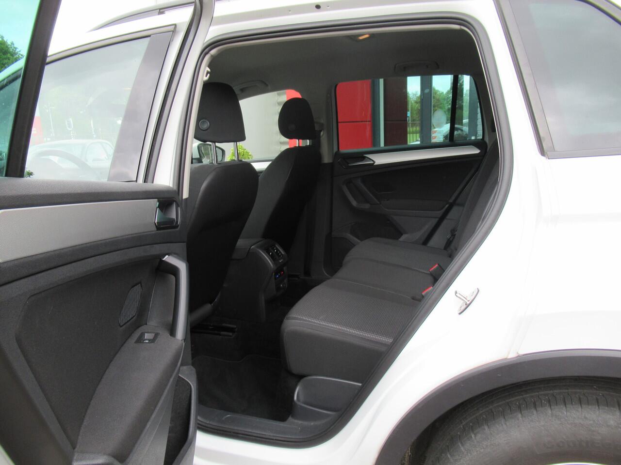 Volkswagen TIGUAN 1.4 TSI Comfortline Business | Clima-Airco | Navigatie | Stoelverwarming | Incl. BOVAG Garantie | Parkeersensoren | Bluetooth |