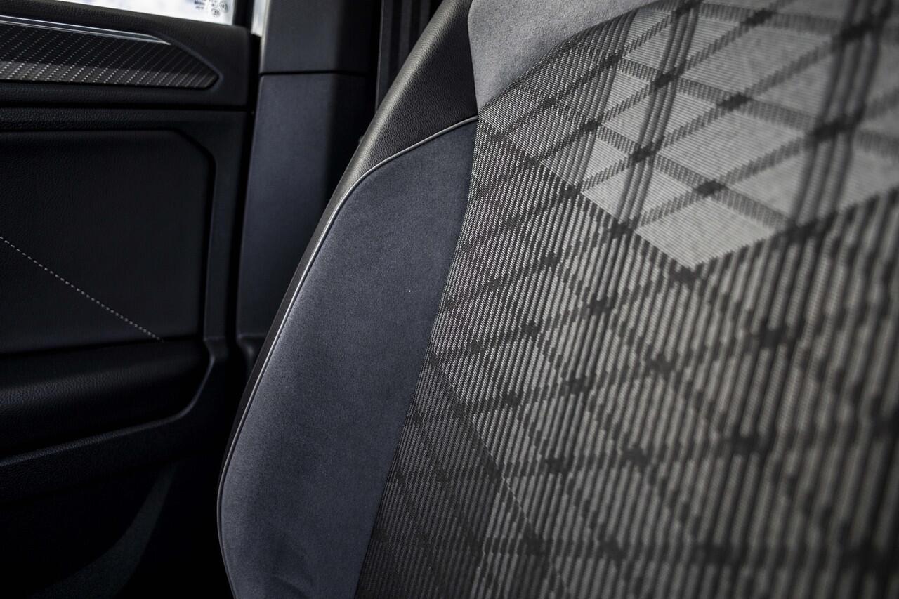 Volkswagen TIGUAN 2.0 TDI 4MOTION | R-Line | E-Trekhaak | 19" | ACC