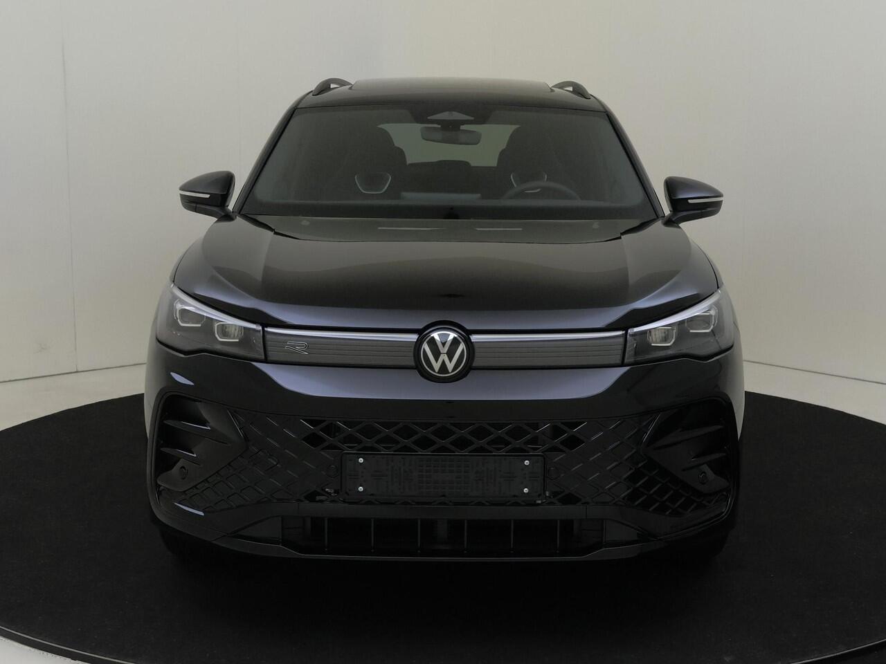 Volkswagen TIGUAN R-Line Edition - eHybrid | 'App-Connect' draadloze smartphone integratie | Automatische afstandsregeling (Adaptive Cruise Control) | Black Style Pakket