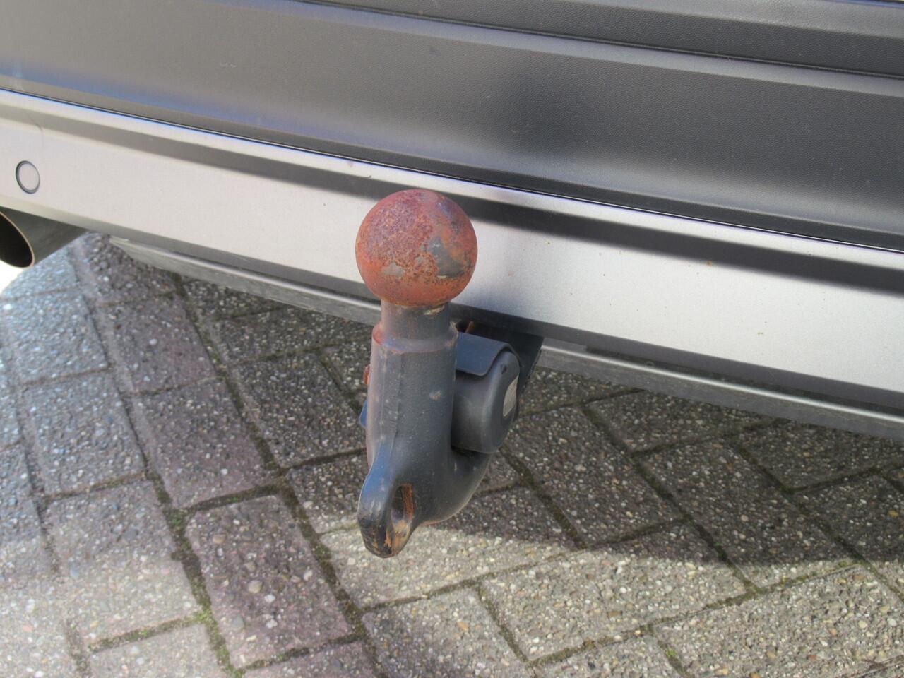 Volkswagen TIGUAN 1.5 TSI ACT 150-PK Automaat | Airco | Navi | Wegklapbare Trekhaak | Incl. BOVAG Garantie | Stoelverwarming | Metallic lak |