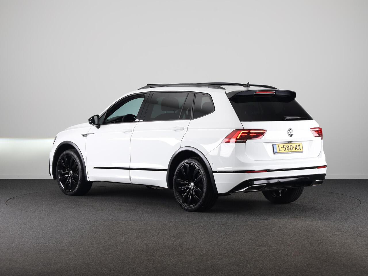 Volkswagen TIGUAN Allspace 1.5 TSI Highline Business R 7p. 150PK | Panoramadak | Wegklapbare trekhaak | Stoelverwarming | Camera | Navigatie