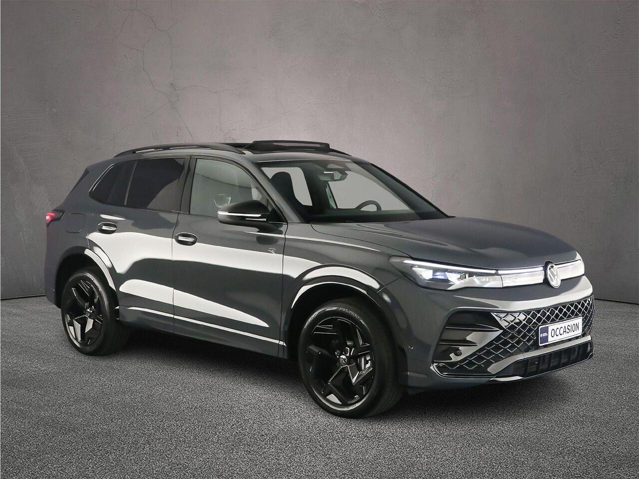 Volkswagen TIGUAN R-Line Edition 1.5 TSI eHybrid 272pk DSG Automaat Trekhaak, Panoramadak, Black Style, Elektrische achterklep, Adaptive cruise control, Achteruitrijcamera