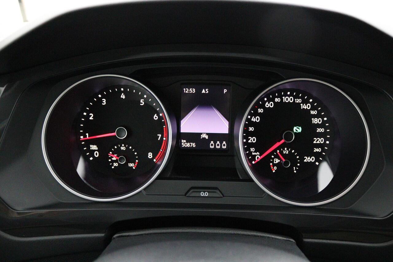 Volkswagen TIGUAN 1.5 TSI Life Business | Trekhaak | Parkeercamera | Stoel/stuur verwarming |