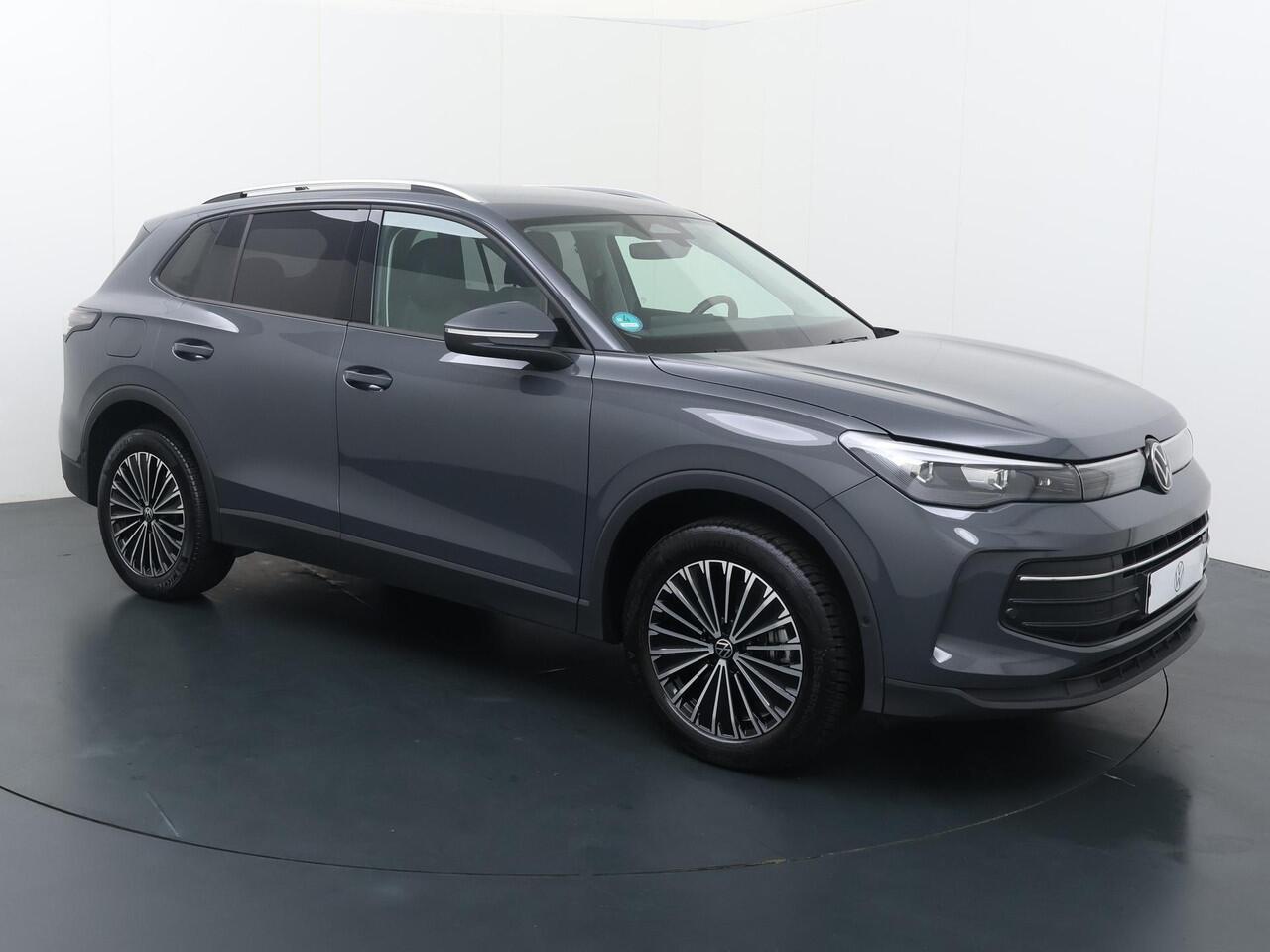 Volkswagen TIGUAN 1.5 eHybrid Life Edition | 204 PK | SoH 97% | Trekhaak wegklapbaar | Adaptive cruise control | Verwarmde voorstoelen | LED verlichting |