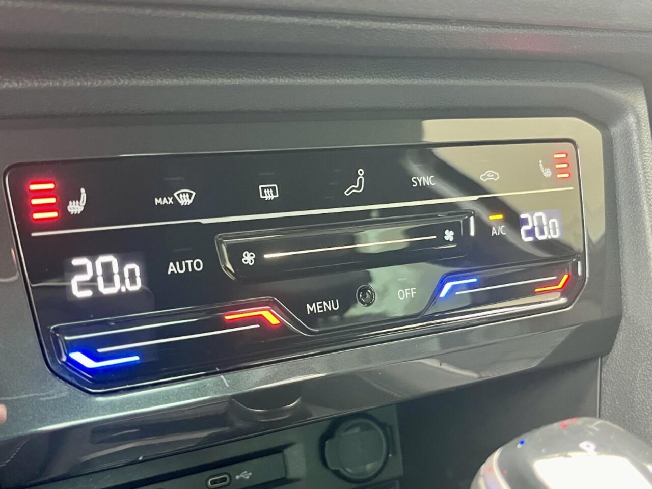 Volkswagen TIGUAN 1.5 TSI R-Line Camera Trekhaak Standkachel Carplay Keyless Navi