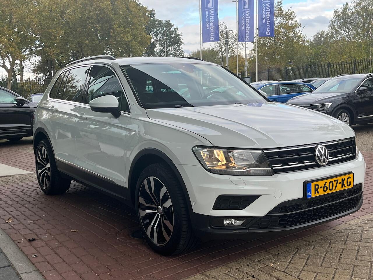 Volkswagen TIGUAN Comfortline 4-Motion / 190 PK / 19 Inch / Navigatie / Camera / Side Assist / Adaptive Cruise