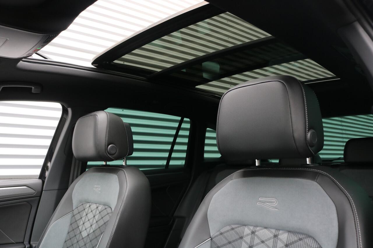 Volkswagen TIGUAN 2.0 TSI 4Motion R-Line Black Style (Panoramadak Carplay ViertualCockpit ACC 360Camera IQ-Light Trekhaak 20InchLMV PrivacyGlass)