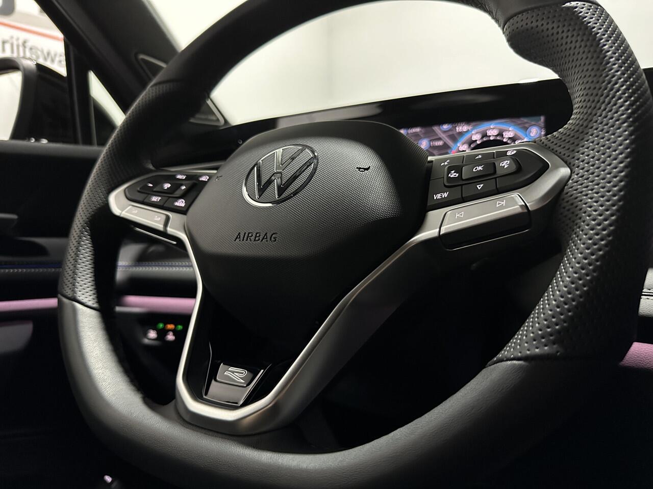 Volkswagen TIGUAN 2.0 TSI 4Motion R-Line - Uniek! - IQ Light - H&K Audio - Elek. trekh.