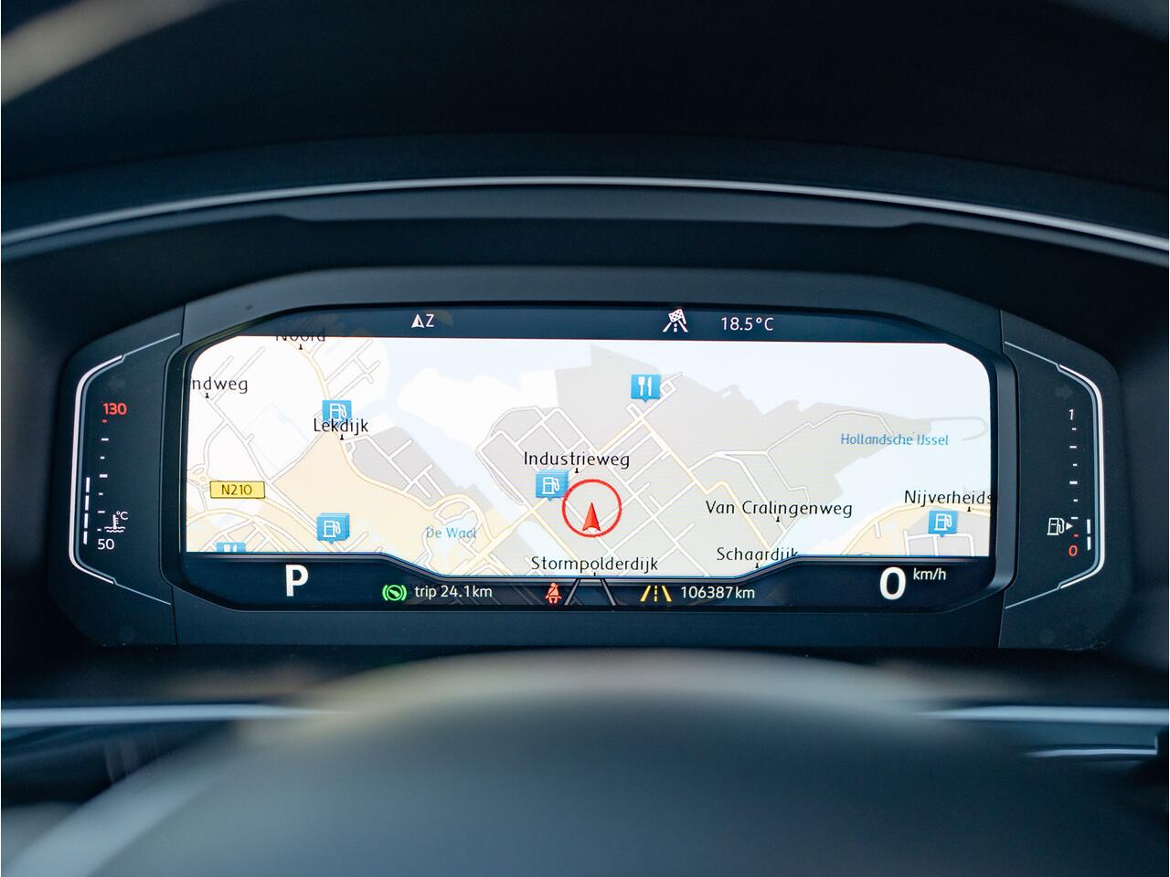 Volkswagen TIGUAN 2.0 TSI 4Motion Highline Business R-Line | 360 camera | Panodak | Trekhaak wegkl. | Prijs Rijklaar!!