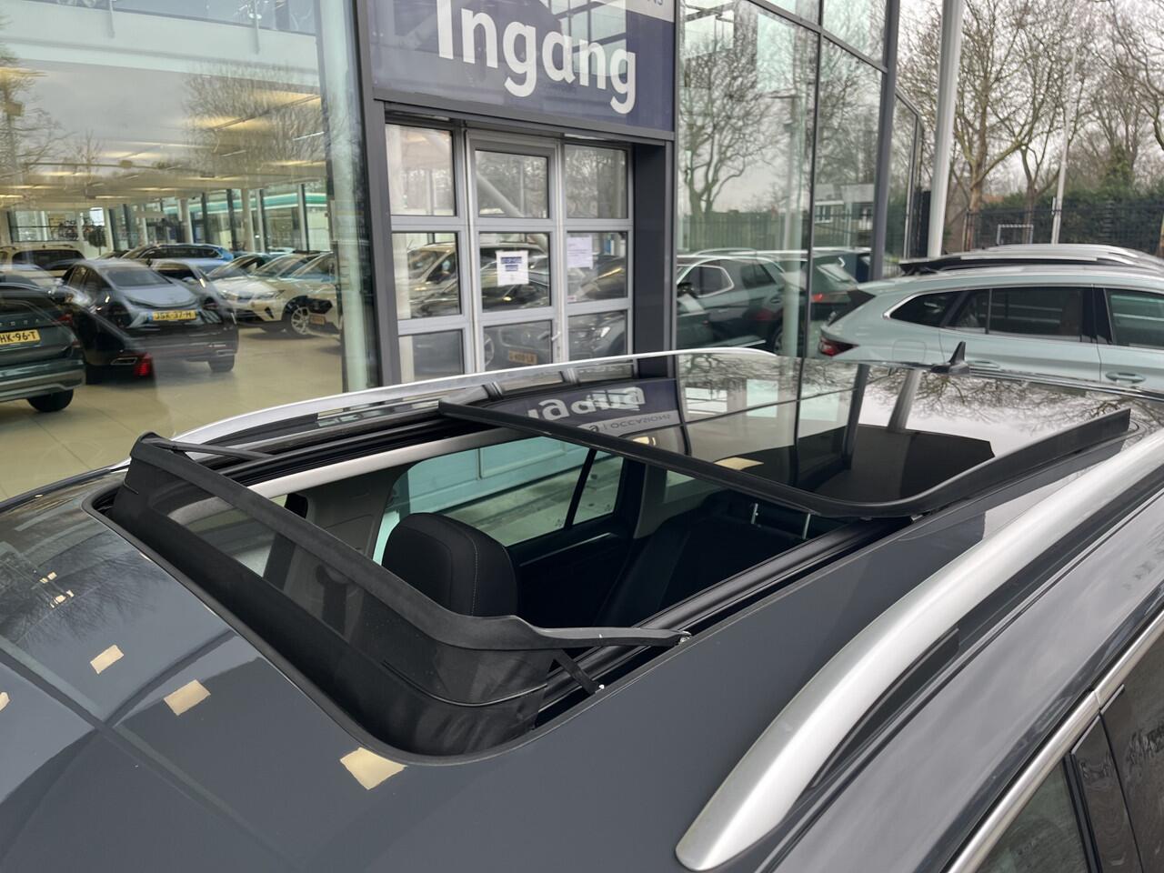 Volkswagen TIGUAN 1.4 TSI 245pk DSG eHybrid Elegance / Panorama dak / Zwenkbare trekhaak / Head-Up Display / 360 Camera / Elek Achterklep / IQ Led / Virtual cockpit