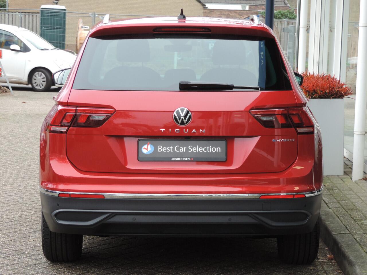 Volkswagen TIGUAN 1.4 TSI 245pk eHybrid Active DSG - ACC | Camera | CarPlay | Dodehoek | Stoel/stuurverw. | Elektr. klep | Elek. Trekhaak