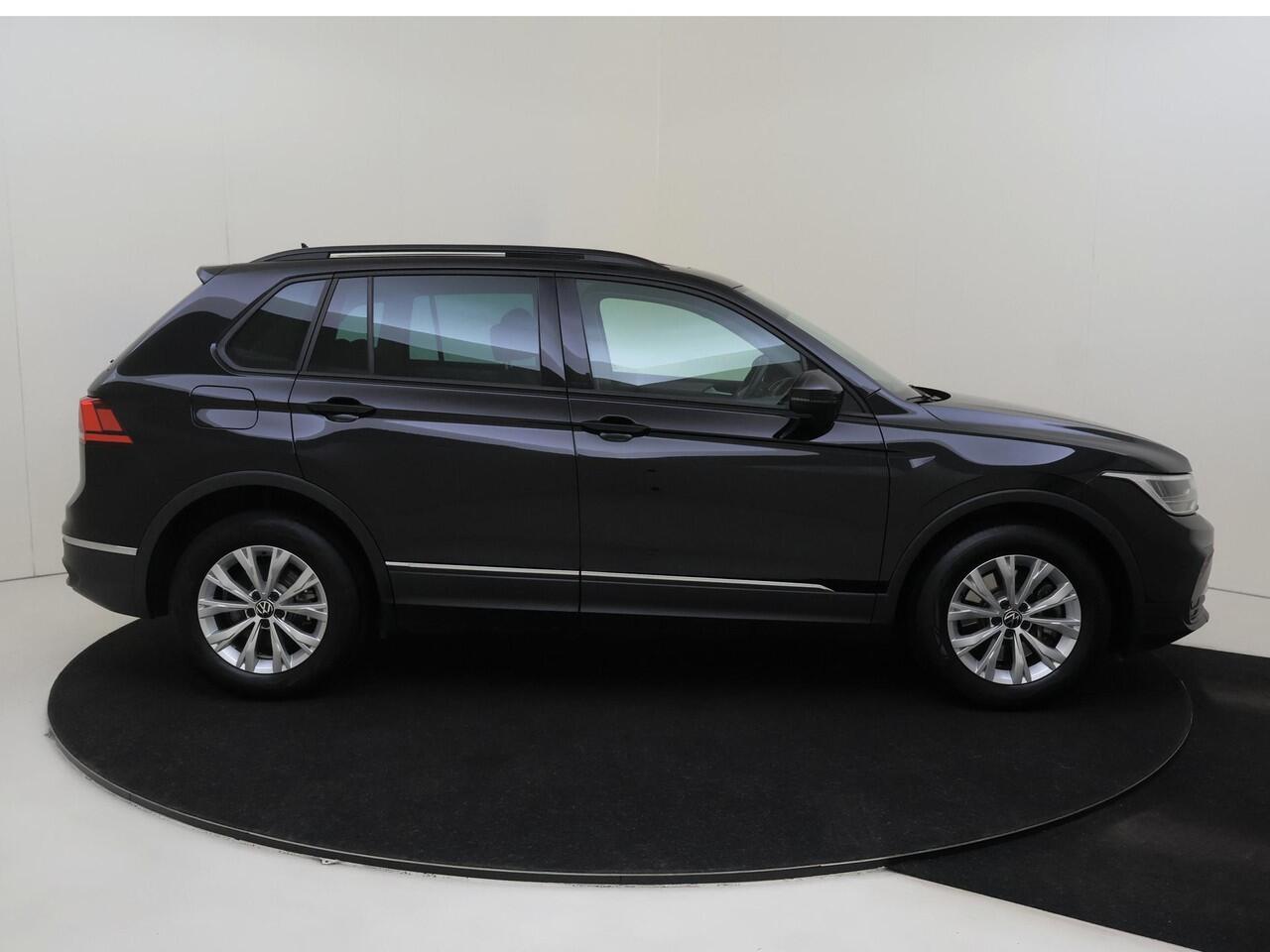 Volkswagen TIGUAN 1.4 TSI eHybrid Life | Panoramadak | Achteruitrijcamera | Stoel- en stuurwielverwarming | 3-zone airco | Navigatie | Digital cockpit Pro | Adaptieve cruise control |