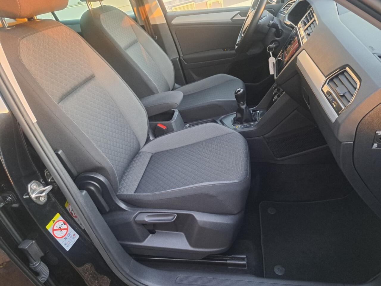 Volkswagen TIGUAN 1.5 TSI 131 Pk Comfortline Bns Virtual cockpit Ecc Nav. Apple Carplay