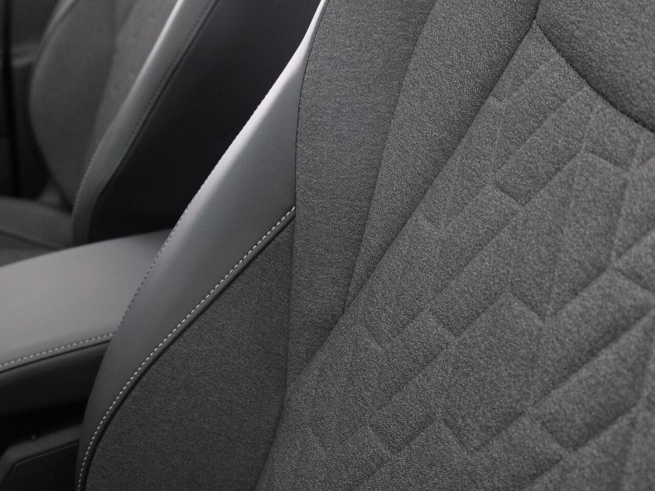 Volkswagen TIGUAN 1.5 eHybrid Life Edition 204 PK | Automaat (DSG) | Panoramadak | Navigatie | Elektrische klep