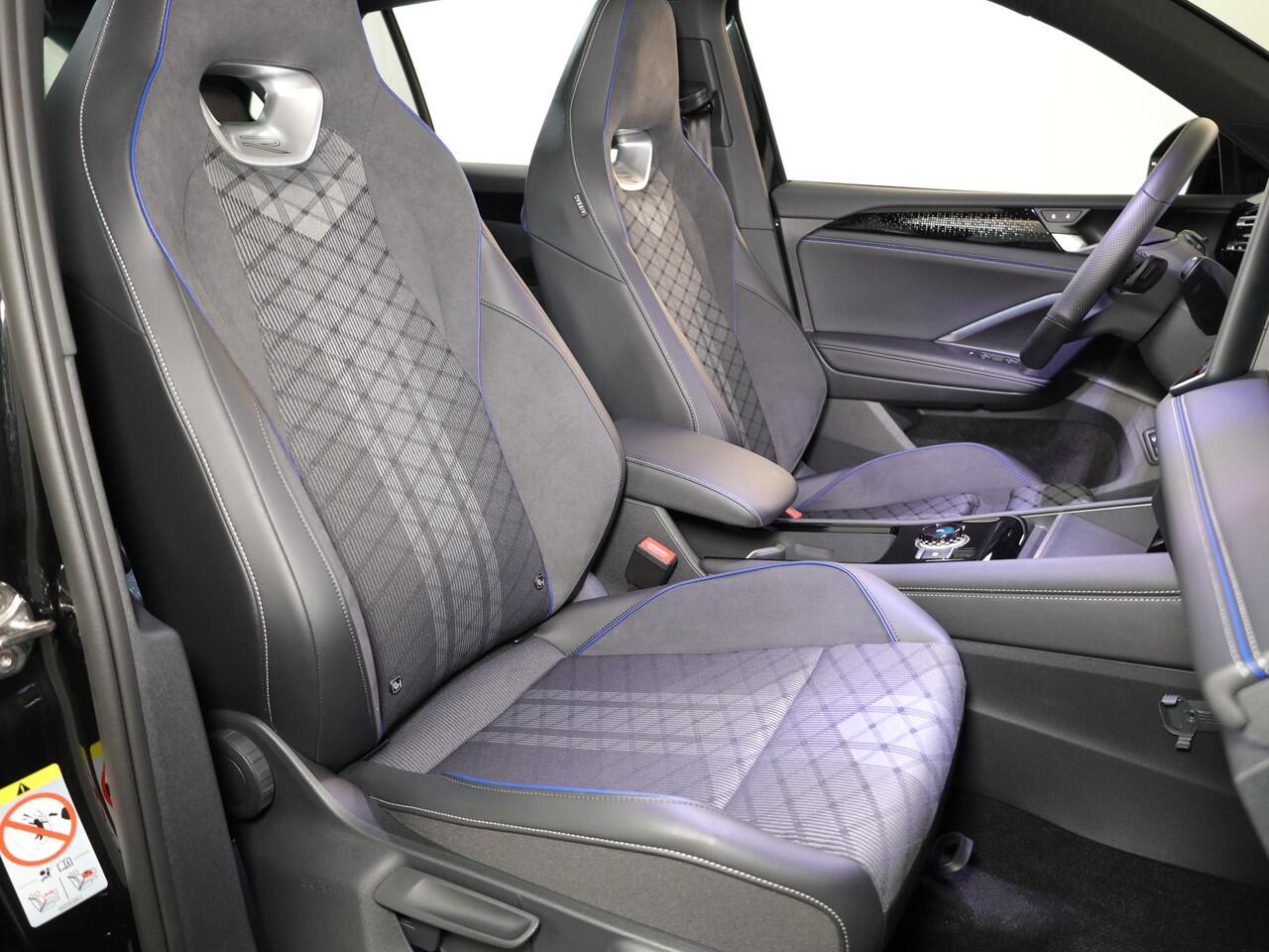 Volkswagen TIGUAN 1.5 eHybrid R-Line Edition 272 PK PHEV | Verlengde garantie | Panorama dak | Trekhaak | Black Style | Matrix koplampen | Assistance pakket plus |