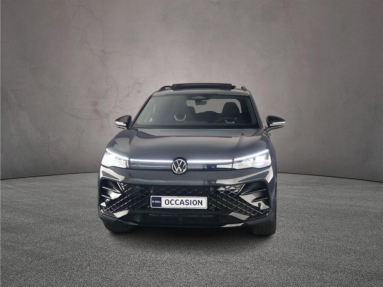 Volkswagen TIGUAN R-Line Edition 1.5 TSI eHybrid 272pk DSG Automaat Trekhaak, Panoramadak, Black Style, Adaptive cruise control, Elektrische achterklep