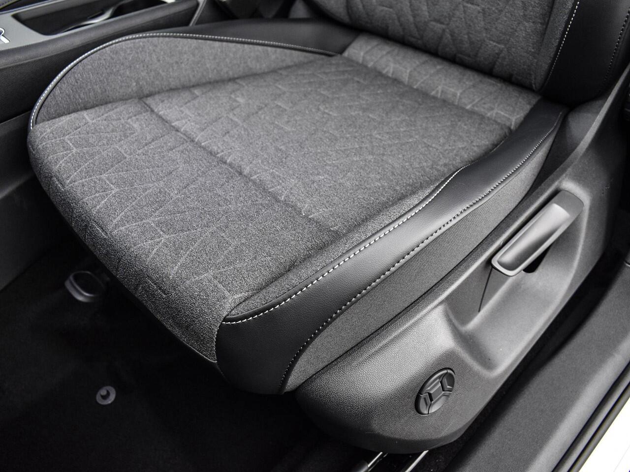 Volkswagen TIGUAN Life Edition 1.5 eHybrid 204 pk 6 versn. DSG · Comfort Pakket · Style Pakket · Trekhaak inklapbaar, met elektrische ontgrendeling, incl. aanhangermanoeuvreerhulp Trailer Assist ·