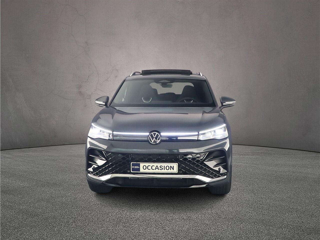 Volkswagen TIGUAN R-Line Edition 1.5 TSI eHybrid 272pk DSG Automaat Trekhaak, Panoramadak, Adaptive cruise control, Achteruitrijcamera, Navigatie, Elektrische achterklep