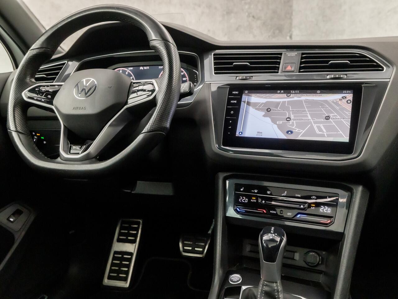 Volkswagen TIGUAN 1.5 TSI R-Line Sport 150Pk Automaat (2X R-LINE, PANORAMADAK, NIEUW MODEL, VIRTUAL COCKPIT, IQ LIGHT, HEAD-UP DISPLAY, DYNAMISCHE KNIPPERLICHTEN, APPLE CARPLAY, CAMERA, KEYLESS, NIEUWSTAAT)