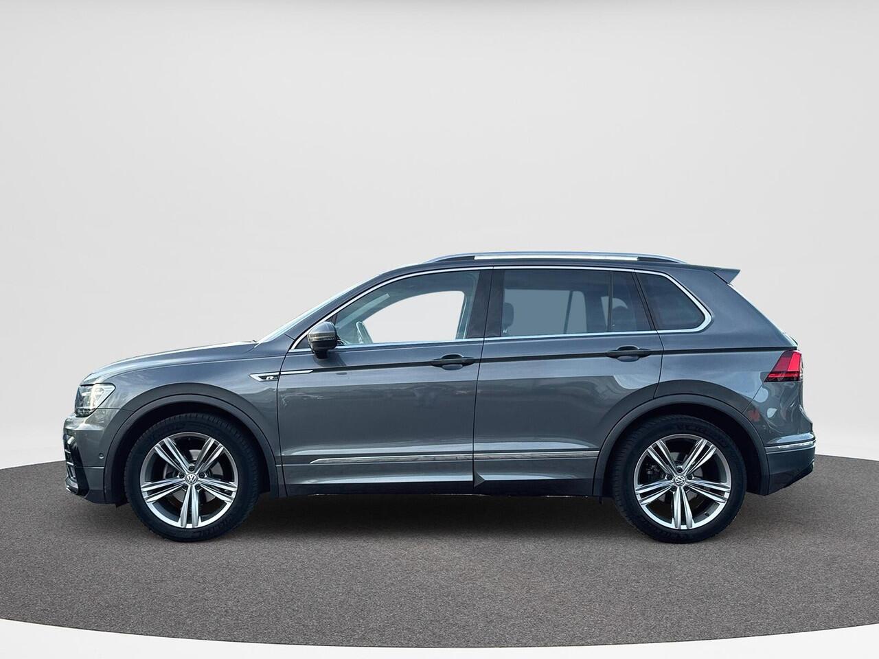 Volkswagen TIGUAN 1.5 TSI ACT Highline Business R | Trekhaak | Pano | A.cam | Keyless |