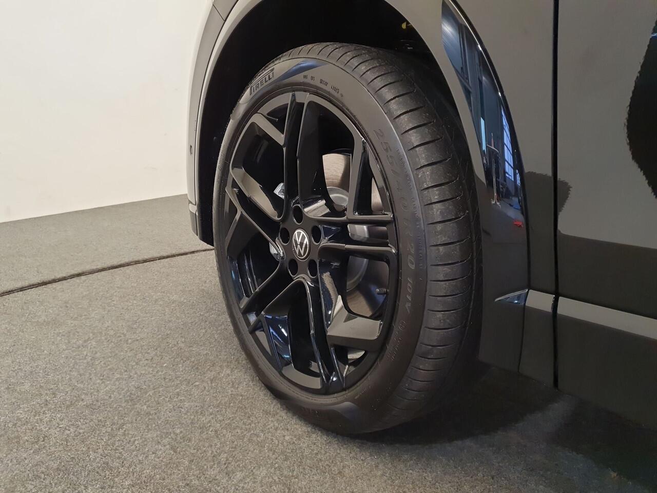 Volkswagen TIGUAN 1.5 eHybrid 272pk DSG/AUT R-Line Wegklapbare trekhaak, Panoramadak, Harman/Kardon, Leder