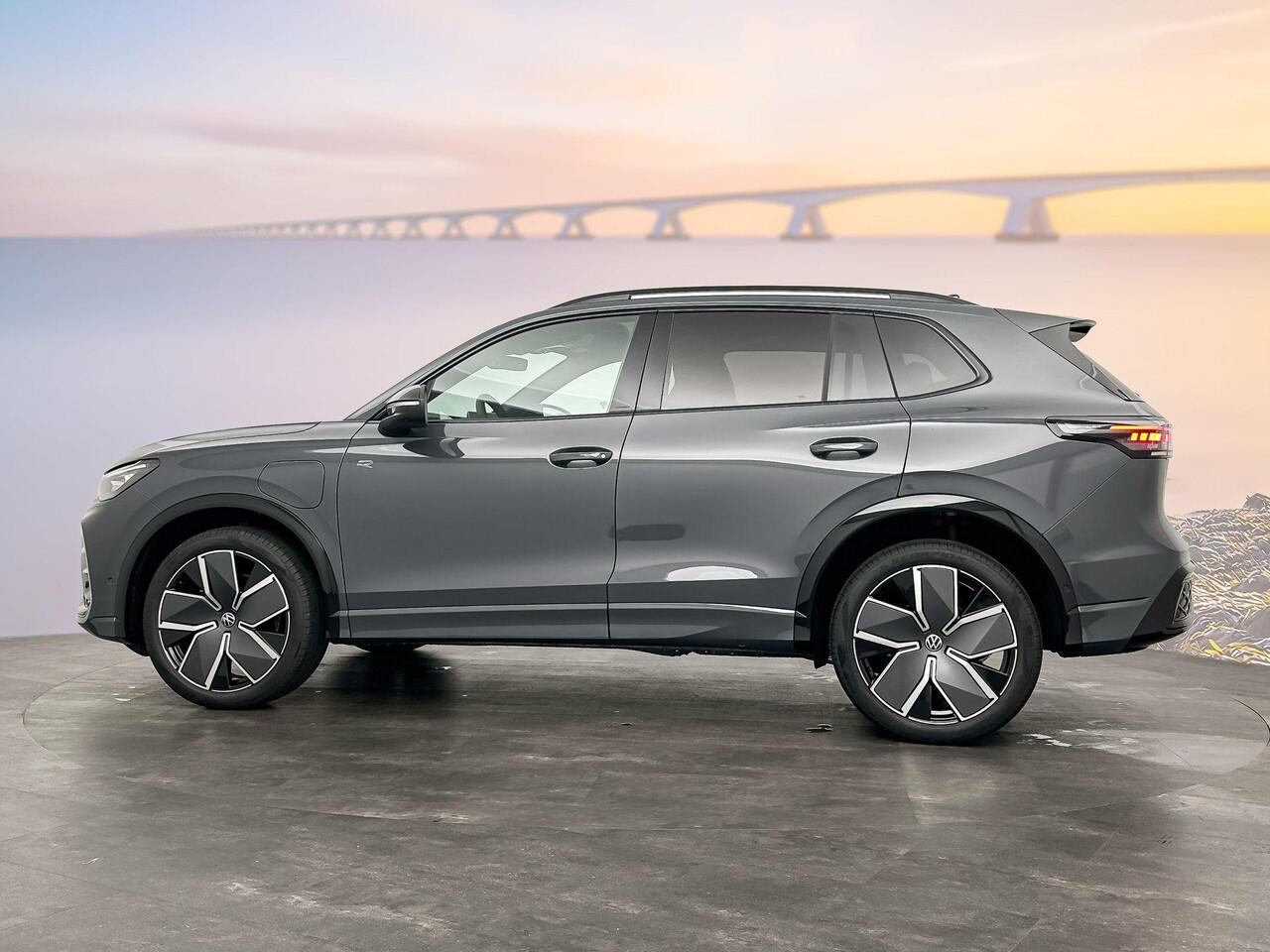 Volkswagen TIGUAN R-Line Edition Plug in Hybride 204 pk Black Style Pakket