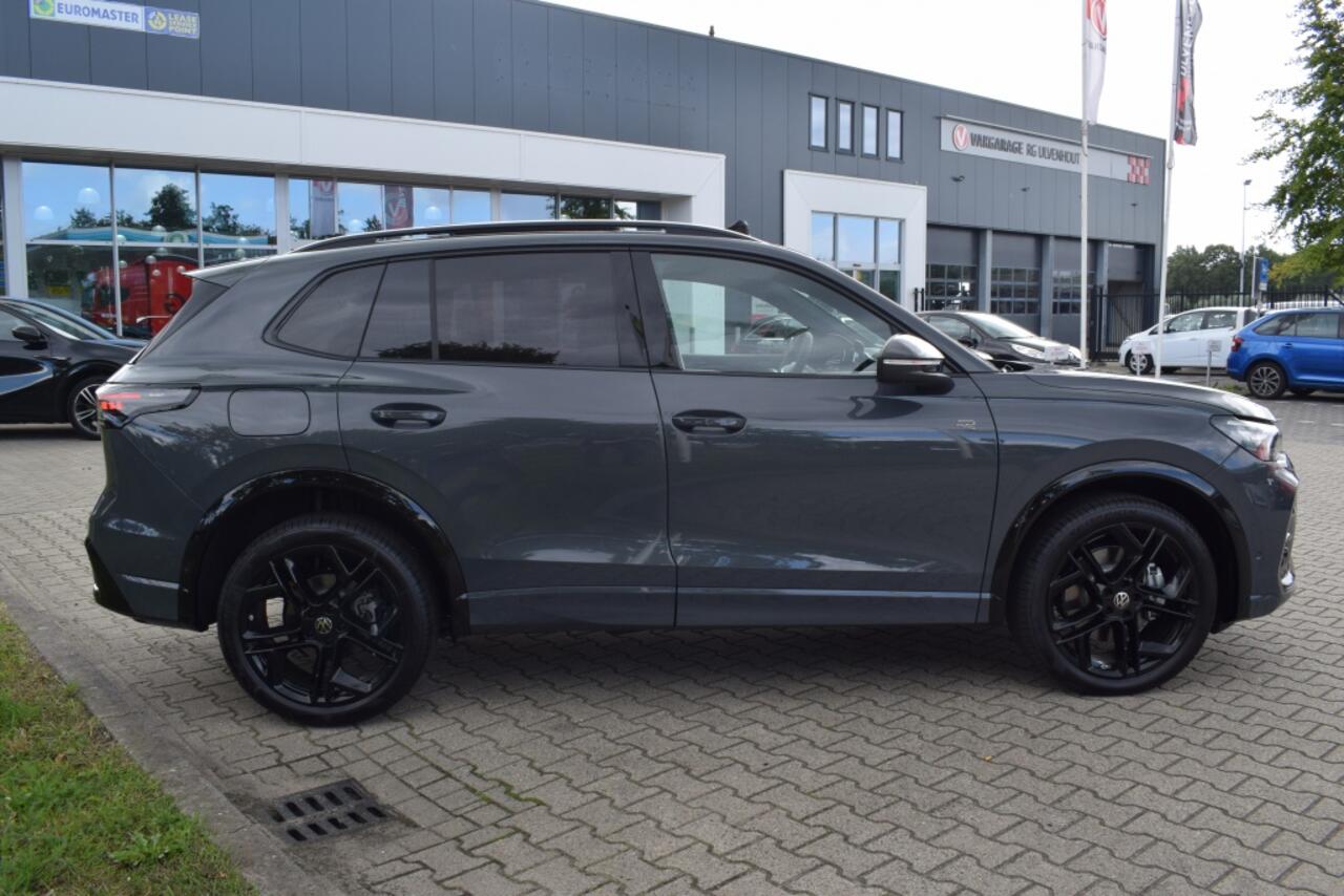 Volkswagen TIGUAN 1.5 eHybrid R-Line | HARMAN KARDON | PANO | BLACK PACK | BOMVOL!