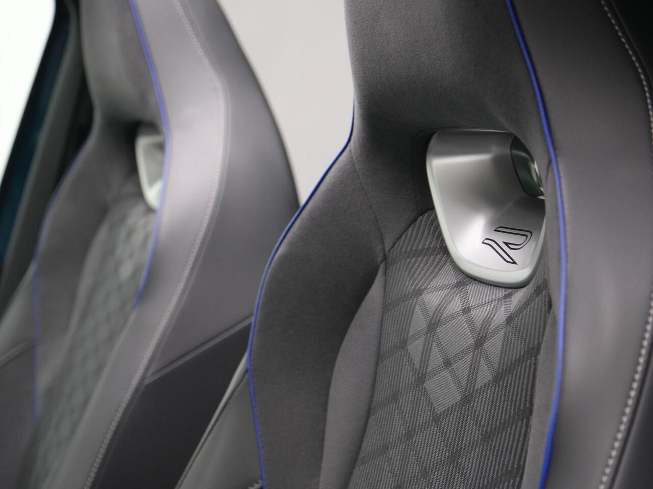 Volkswagen TIGUAN 1.5 eHybrid 272 pk DSG R-Line Edition | Panoramadak | Stoel-/stuurverwarming | Sportstoelen | Standkachel | Park Assist | Side Assist | 20 inch