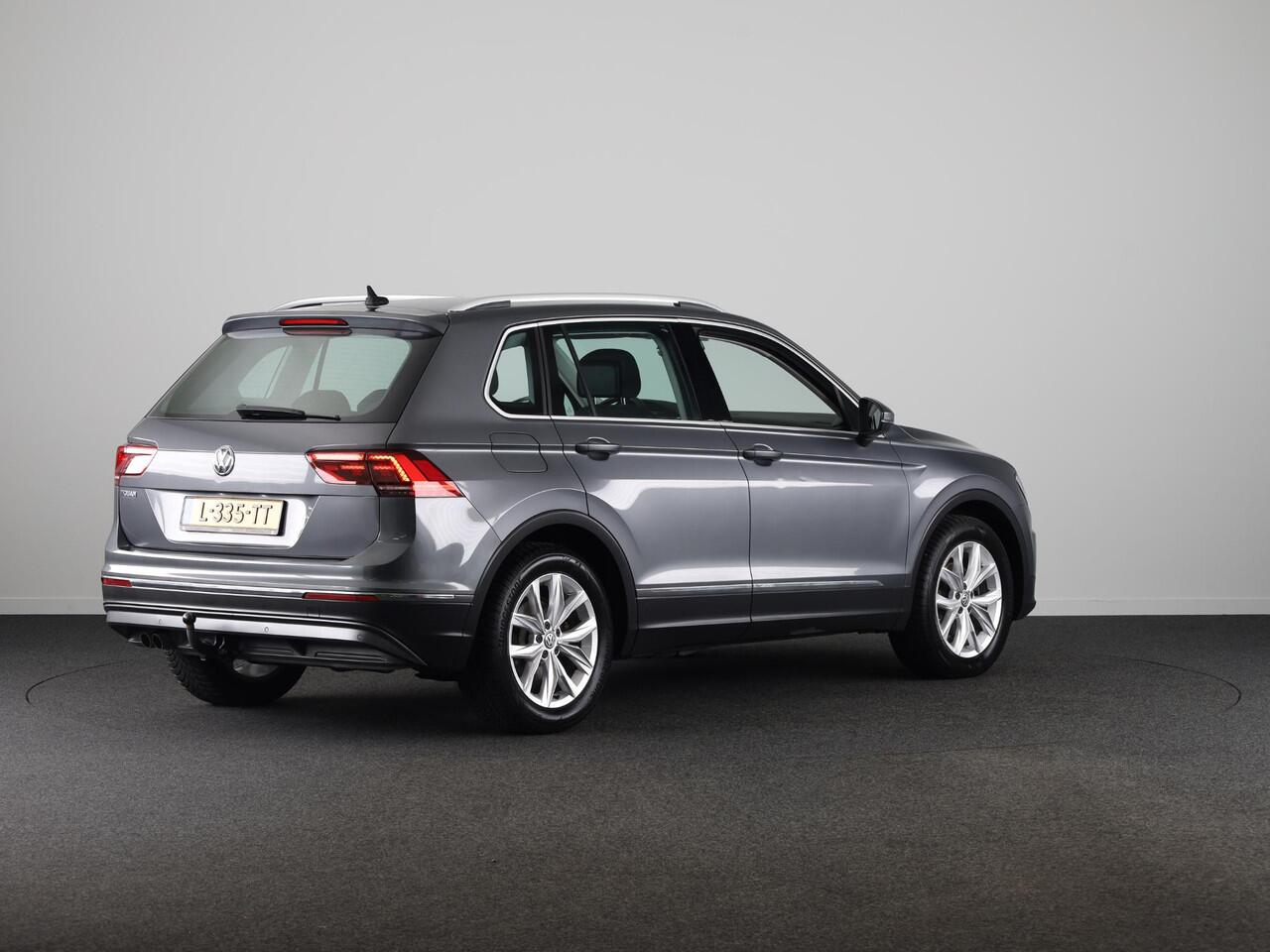Volkswagen TIGUAN 1.5 TSI ACT Highline Automaat (DSG) | Navigatie | Parkeersensoren | Stoelverwarming | Trekhaak |