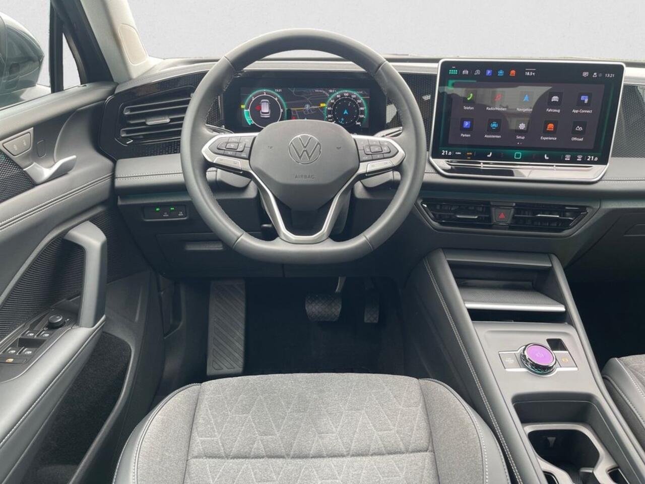 Volkswagen TIGUAN 2.0 TDI 4Motion DSG 193 PK ACC Navi LED Camera Trekhaak 18 Inch