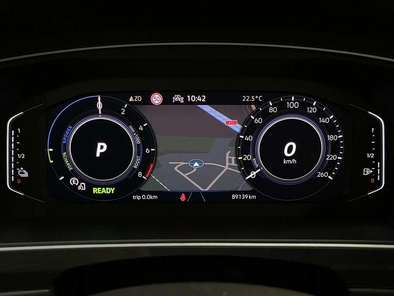 Volkswagen TIGUAN 1.4 TSI eHybrid Elegance 19"/Panoramadak/Trekhaak/IQ Lights/Dodehoek/Camera/Adaptieve cruise/Elektrische klep/Stoel + stuurverwarming