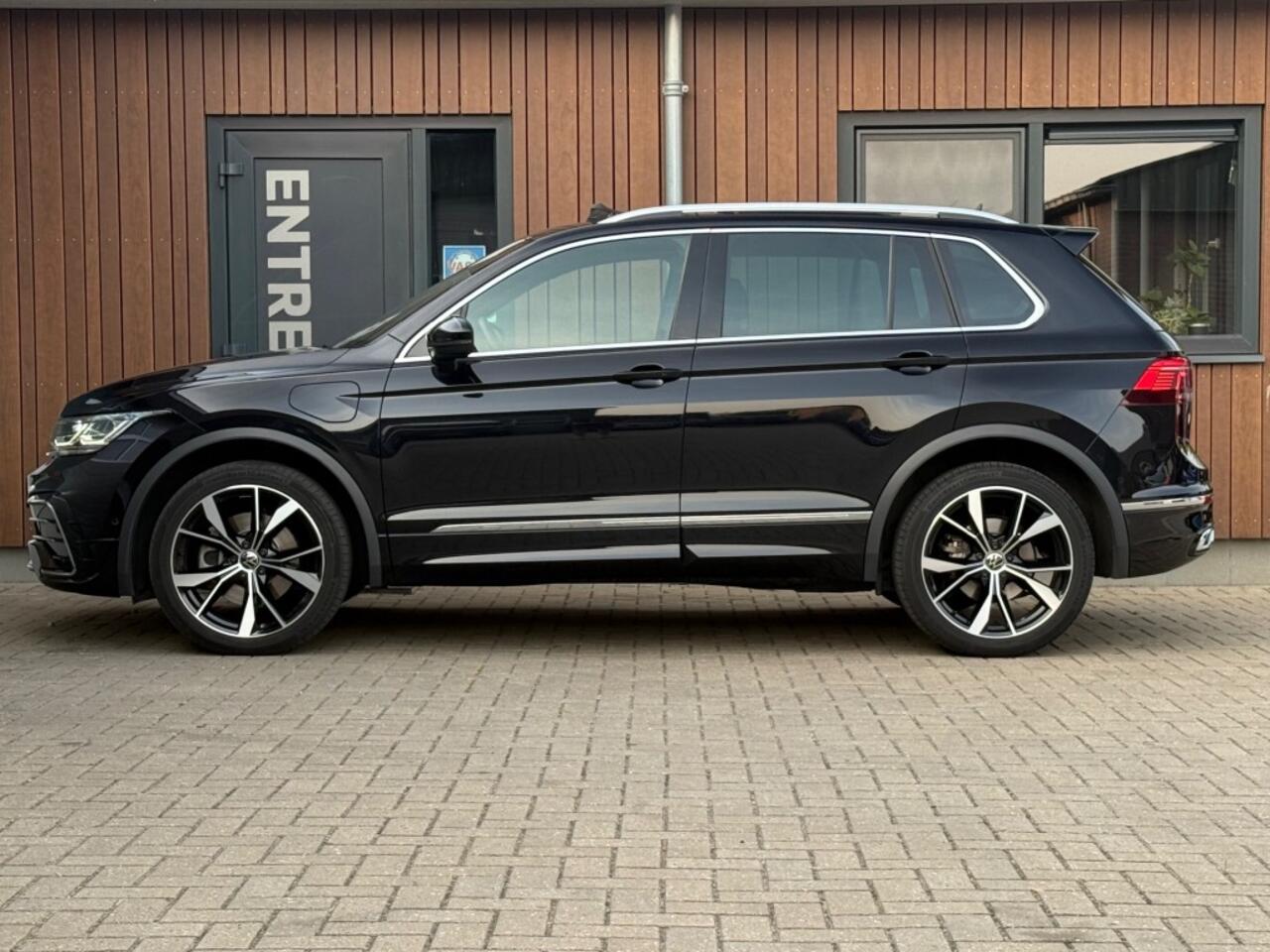 Volkswagen TIGUAN 1.4 TSI Hybrid R-Line Pano Trekhaak 20''