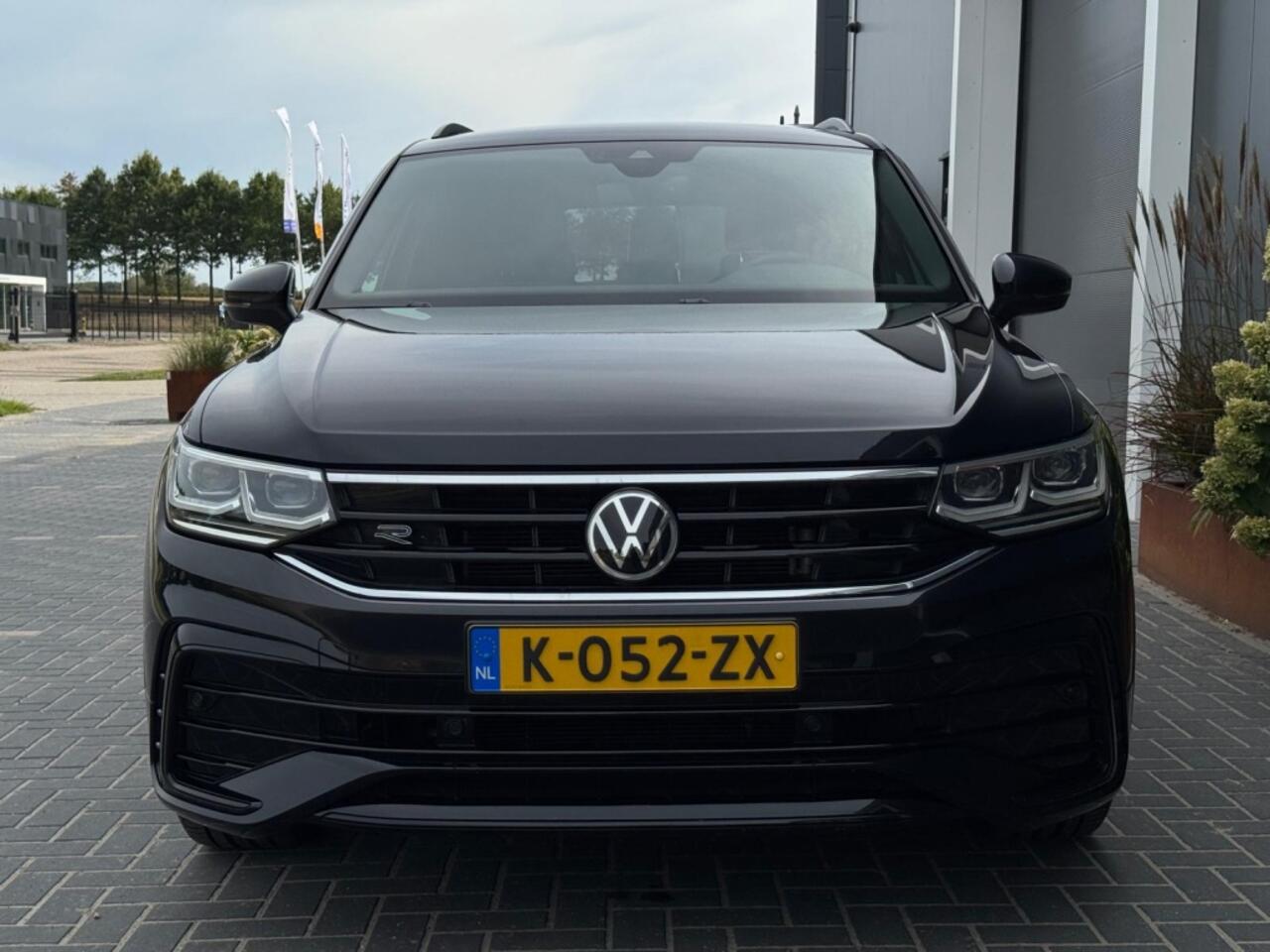 Volkswagen TIGUAN 1.5 TSI 3x R-Line Bns+ NAVI CAMERA PDC CLIMATE ACC IQ LIGHT