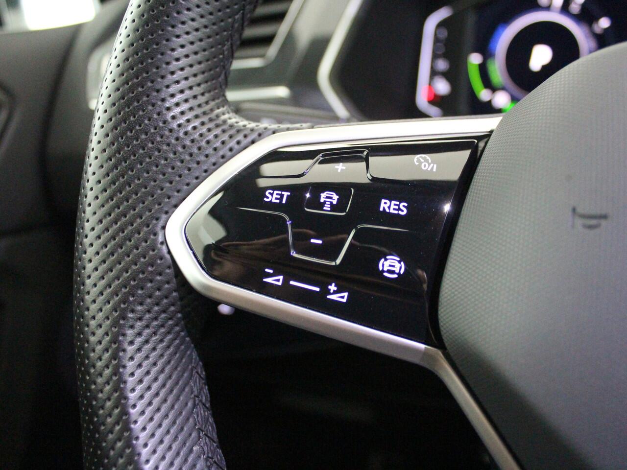 Volkswagen TIGUAN 1.4 TSI eHybrid R-Line Business | Black Style | Camera | Navi | DCC |*