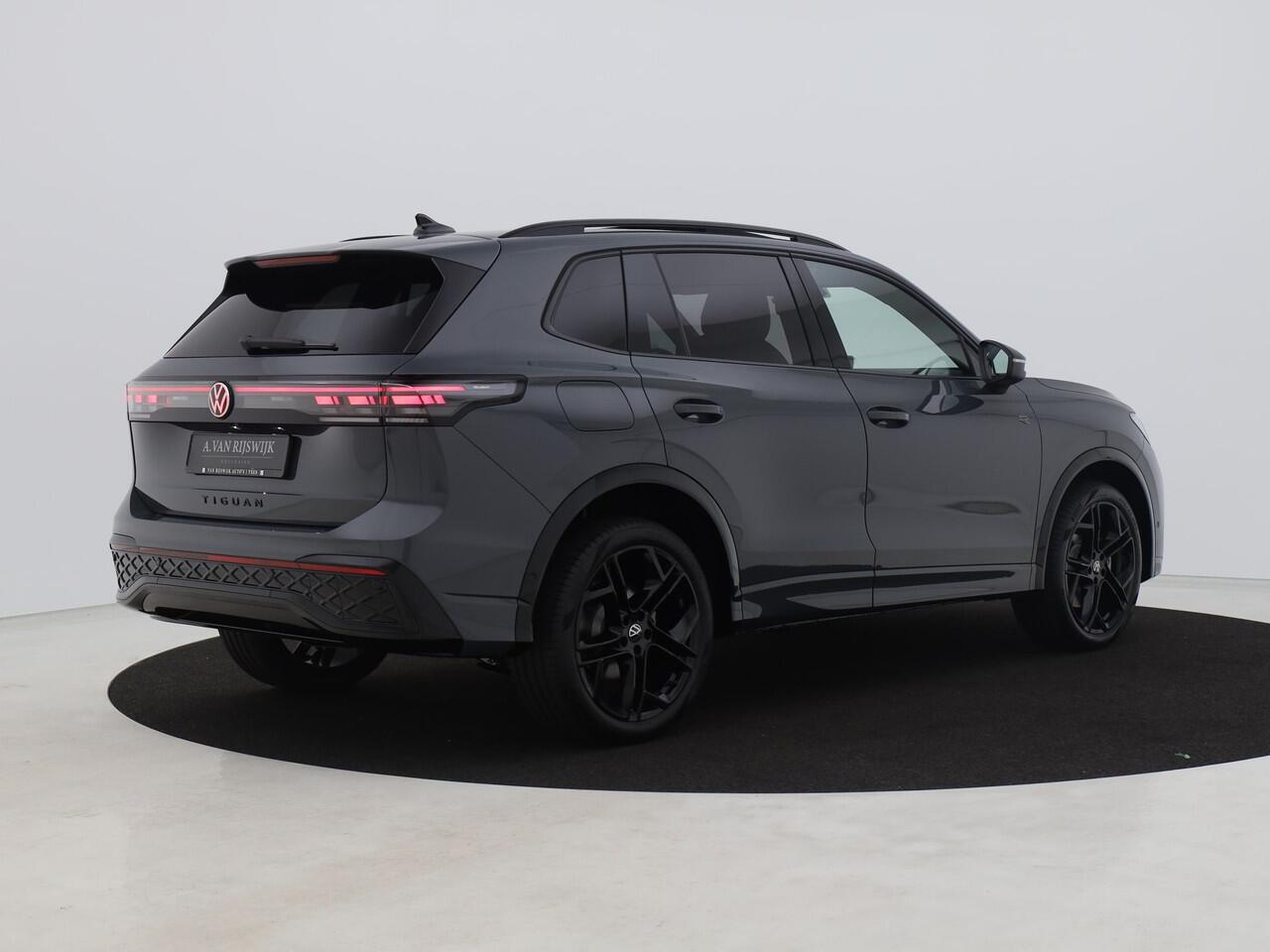 Volkswagen TIGUAN NEW 1.5 eHybrid R-Line Edition | PANO | 360° | ADAPTIVE | HUD | IQ LIGHT | MEMORY | STOELMASSAGE | STOELVENT. | STOELVERW. | TREKHAAK