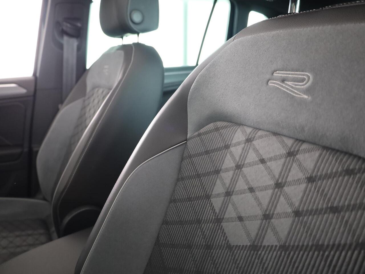 Volkswagen TIGUAN 1.5 TSI R-Line Business 150PK | Automaat (DSG) | Panoramadak | Wegklapbare trekhaak | Camera | Stoelverwarming