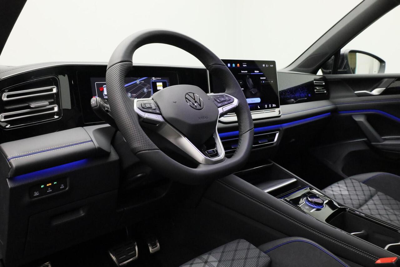 Volkswagen TIGUAN 1.5 eTSI 150 pk DSG R-Line Business | Panoramadak | Trekhaak | IQ Light | Rondomzicht camera | Stoelverwarming | Navigatie | Massage