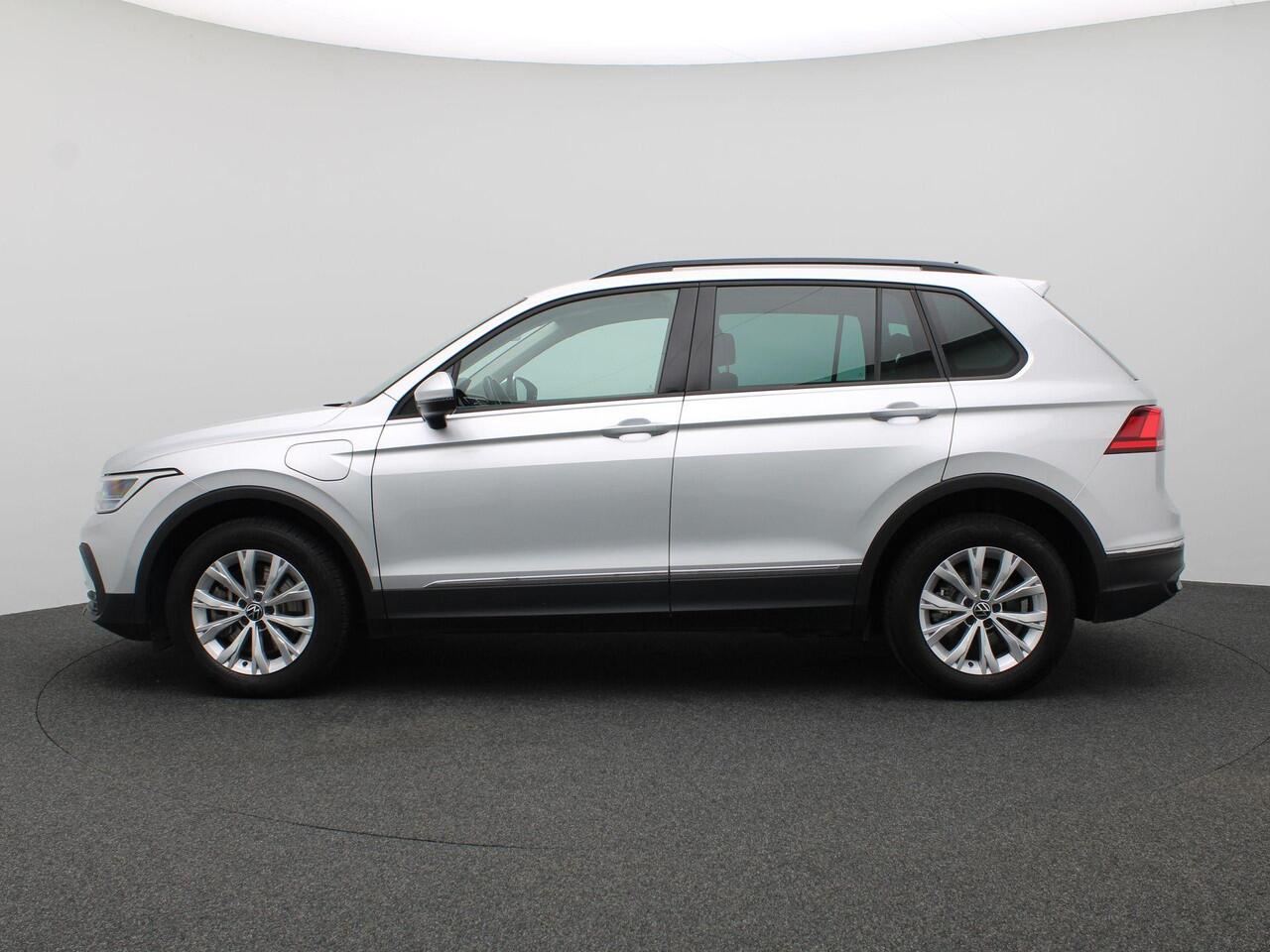 Volkswagen TIGUAN 1.4 TSI eHybrid Life 245PK DSG SOH 90%, PDC Voor en Achter, Navi via Apple Carplay/Android Auto, Digital Cockpit, Adaptieve Cruise Controle