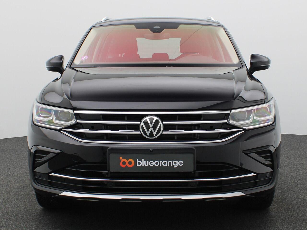 Volkswagen TIGUAN 1.5 TSI Elegance 150PK DSG 360gr. Camera, Keyless, Navi Pro, Matrix LED-verlichting, Stoelverwarming, Trekhaak, 19" LM Velgen, Adaptieve Cruise Control