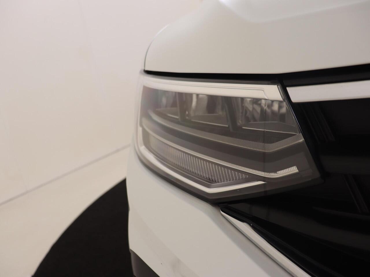 Volkswagen TIGUAN 1.4 TSI eHybrid Life | SoH 92% | Trekhaak | Stoel- en stuurwielverwarming | Adaptieve cruise control | CarPlay | Digital cockpit Pro | Parkeersensoren | 3-zone airco |