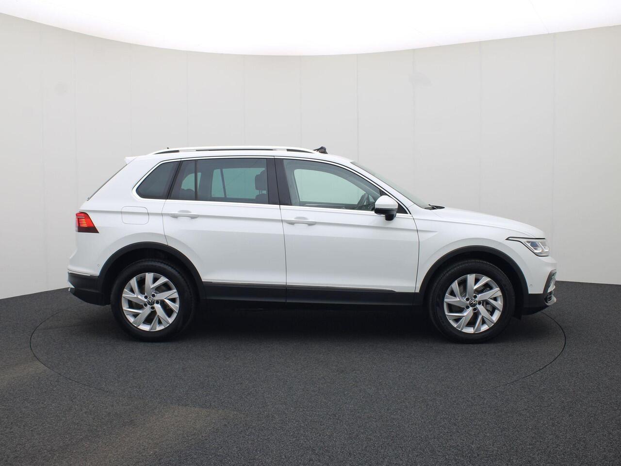 Volkswagen TIGUAN 1.4TSIeHybrid 180kW/245PK Elegance DSG · Panoramadak · Apple/Android · Camera + Parkeersensoren · Garantie tot juli 2028 of 100000km.