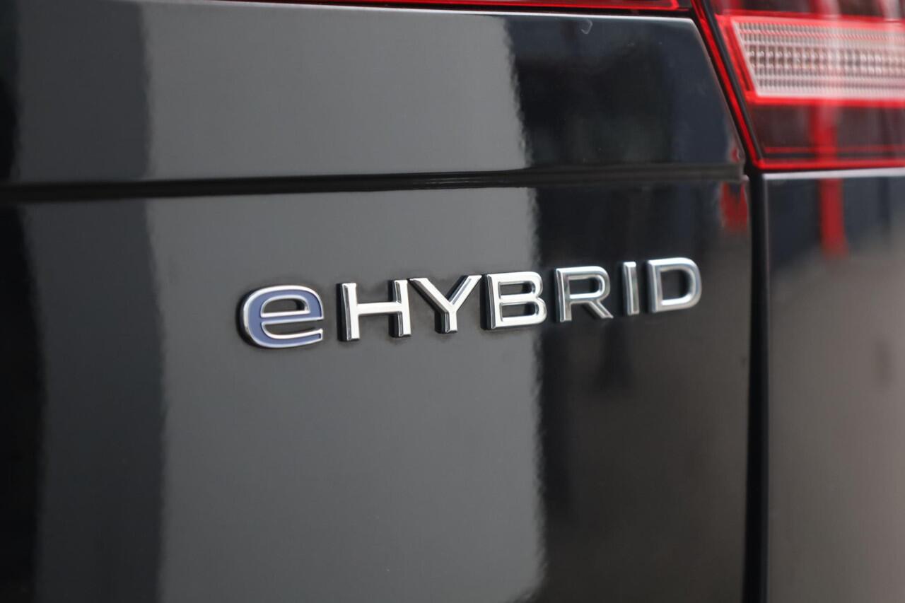 Volkswagen TIGUAN 1.4 TSI eHybrid Active PL ¤653 p/m* 245PK / 180kW DSG, Wegklapbare trekhaak, achteruitrijcamera (rear view), elektrische achterklep (easy open en close), 18" 'Nizza' LMV, LED Matrix (IQ.Lights), alarm klasse III, keyless start & entry, rondomzicht camera 