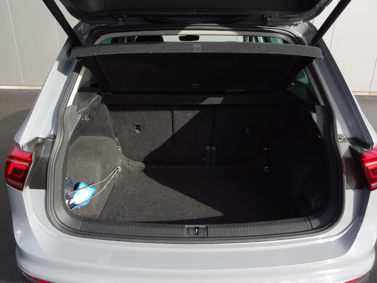 Volkswagen TIGUAN 1.5 TSI Elegance | VIRTUAL DASH | TREKHAAK | CAMERA | NAVI | STOELV