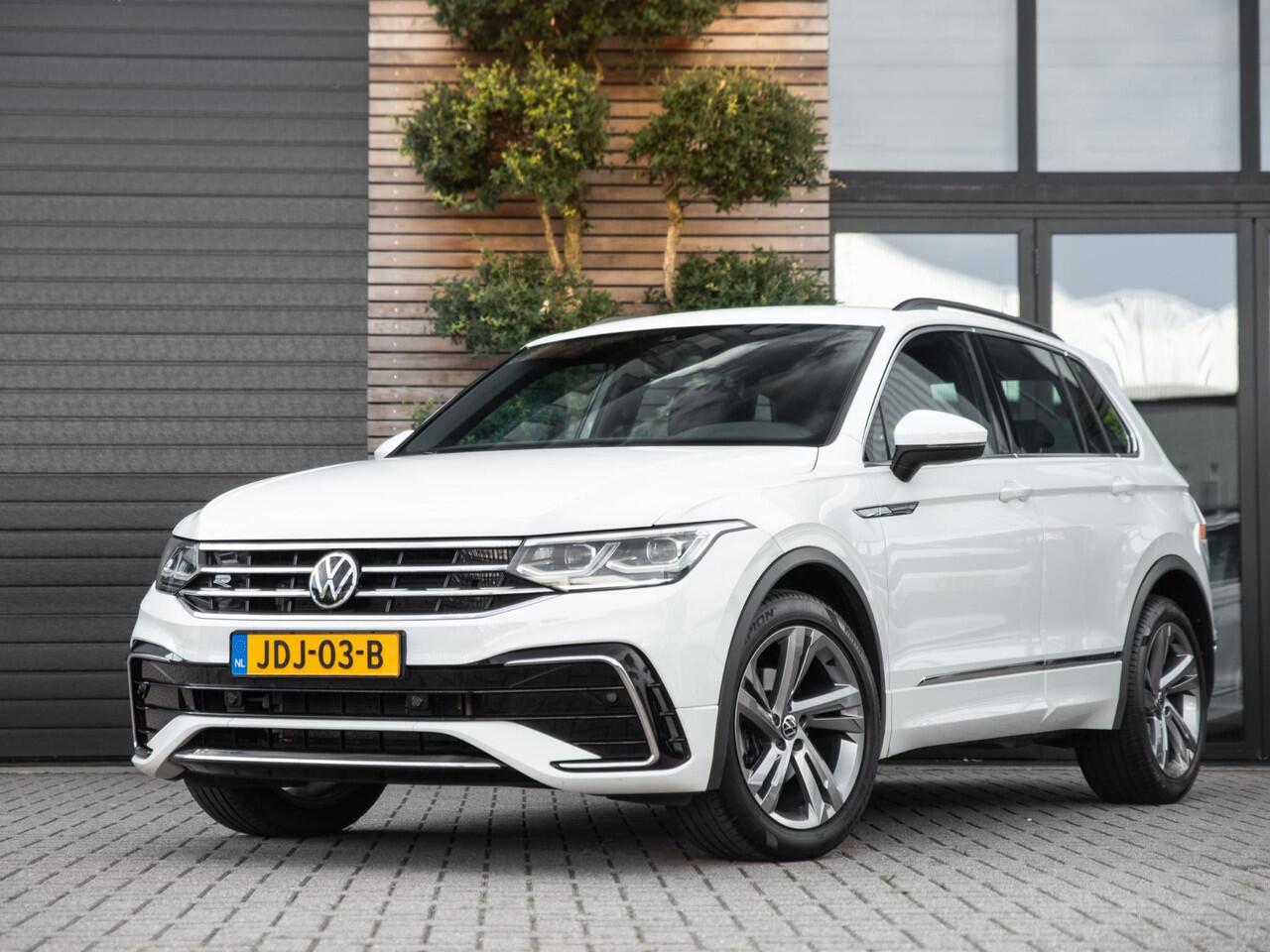 Volkswagen TIGUAN 1.5 TSI R-Line Business+ / Wegklapbare Trekhaak / IQ Light / 19" LMV / Achteruitrijcamera