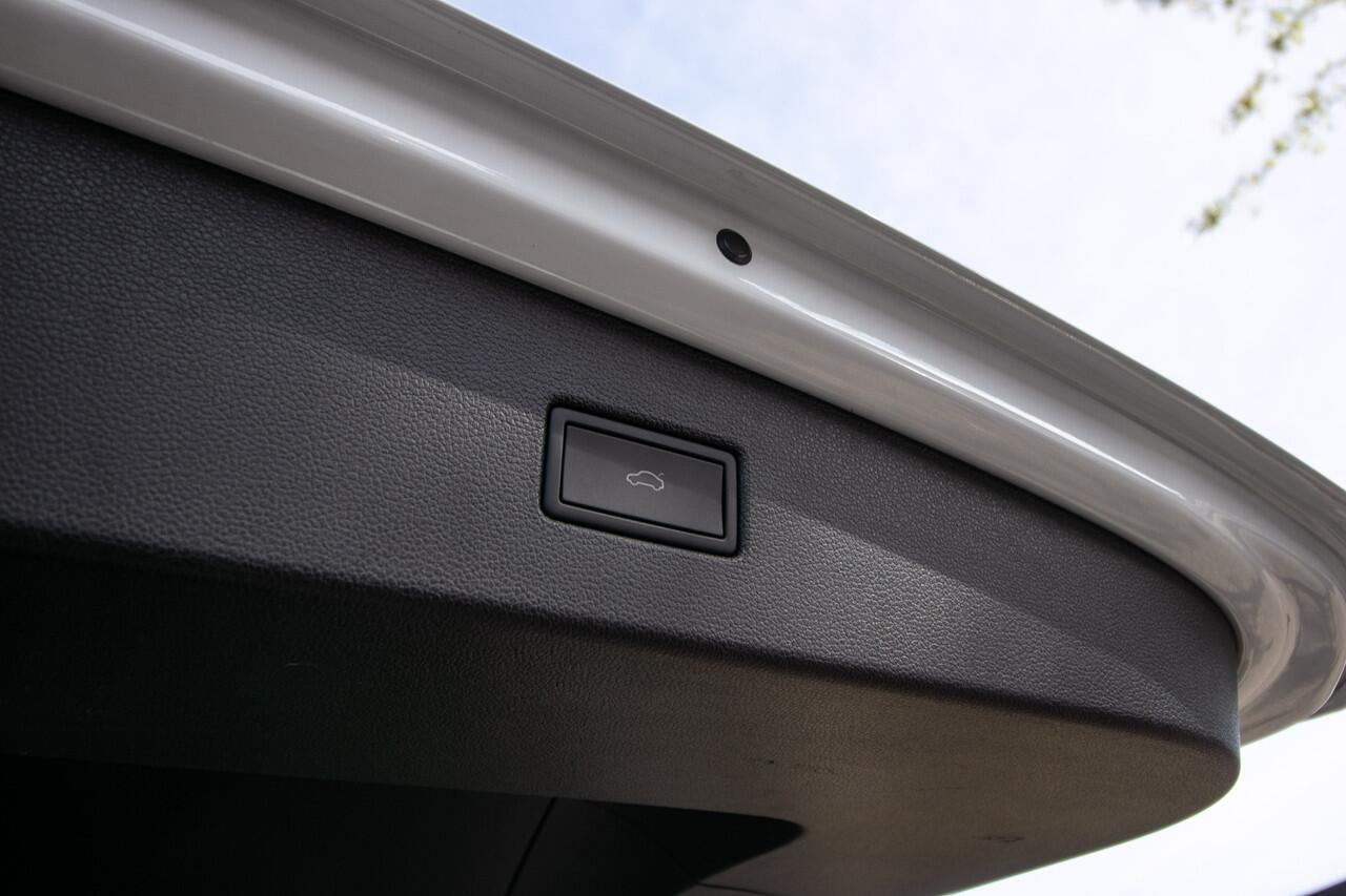 Volkswagen TIGUAN 1.4 TSI eHybrid R-Line Business+ - Trekhaak | Winter pack | HUD | Blindspot