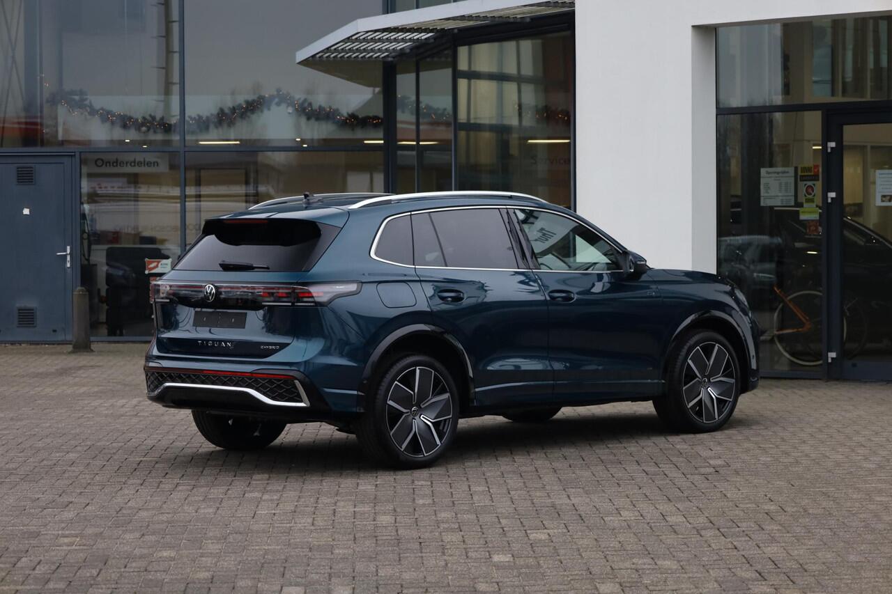 Volkswagen TIGUAN 1.5 eHybrid R-Line Edition 272PK / 200kW LED Matrix IQ.Light, rondomzichtcamera, Apple Carplay & Android Auto, elektr. bedienbaar panoramadak, voorstoelen verwarm- en ventileerbaar met massagefunctie, achteruitrijcamera, elektr. uitklapbare trekhaak met a