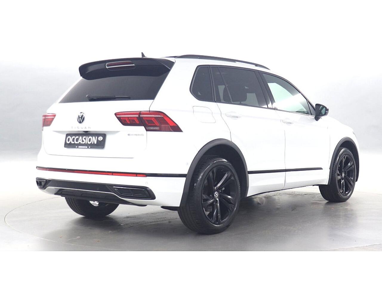 Volkswagen TIGUAN 1.4 TSI eHybrid 245pk PHEV R-Line Black Style / Panoramadak / Head Up / 360 Camera / Demonstratieauto