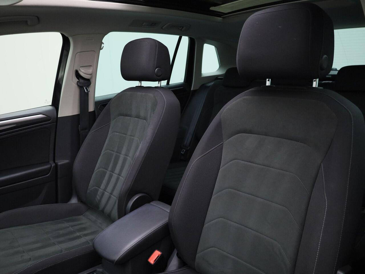 Volkswagen TIGUAN 1.4 TSIeHybrid 180kW/245PK Elegance DSG · Panoramadak · Apple/Android Car Play · Camera + Parkeersensoren · Navigatie